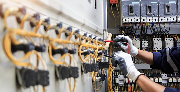 Professional Electrician technician working in Dallas, OR